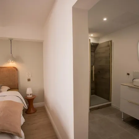 Coup De Coeur Centre Village Et Climatise 3 Etoiles Terra Cigala *