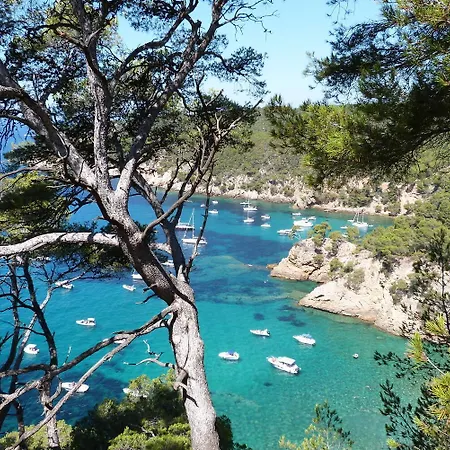 Coup De Coeur Centre Village Et Climatise 3 Etoiles Terra Cigala * Bandol
